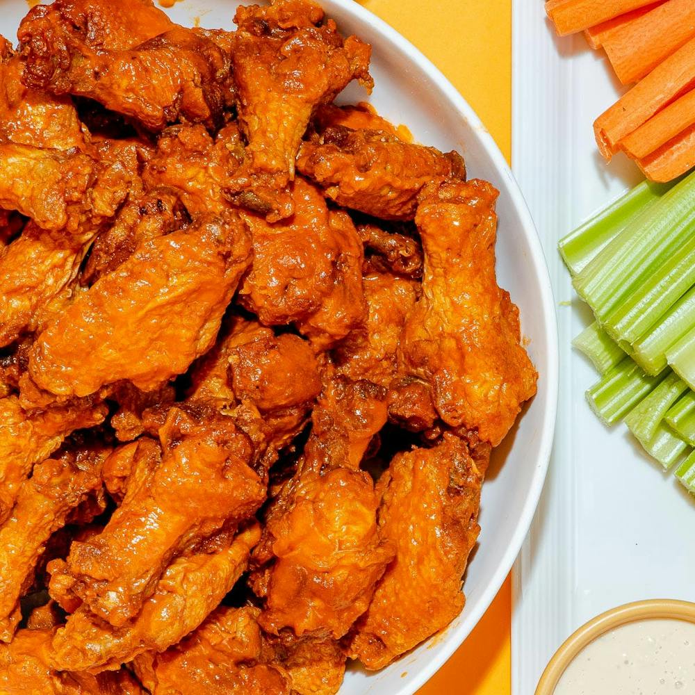100-medium-buffalo-wings.d90b84325d34ec4e4dc178ad6c0fcb41