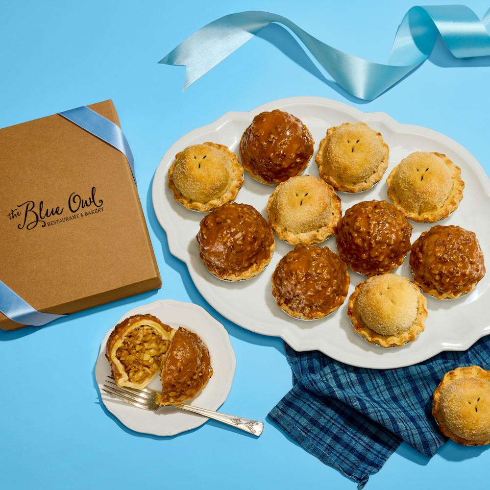 Blue_Owl_Bakery-Mini_Levee_High_Apple_Pie-02-1x1-1