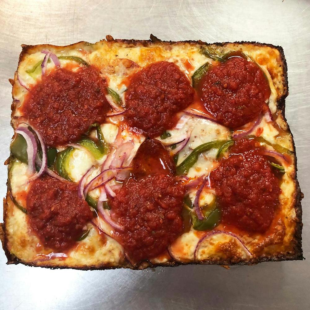 DetroitStylePizza-D-Town-Deluxe-Pizza-Product