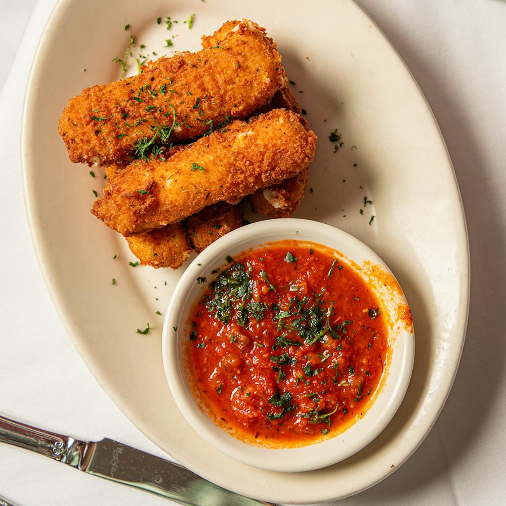 Dickie-Brennan-Cheese-Sticks-Marinara-2