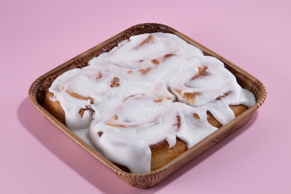 FROSTED_CINNAMON_ROLLS_3231