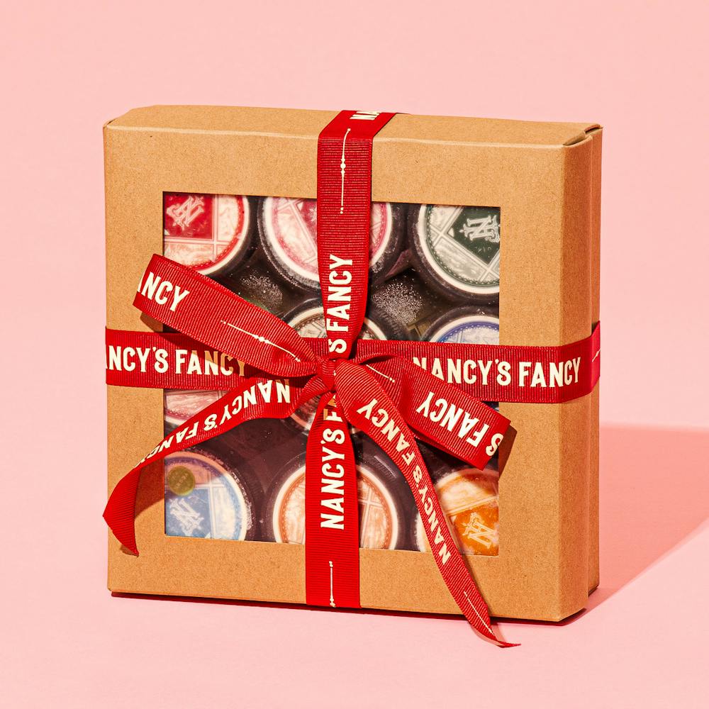 Nancy_s-Fancy-Nancy_s-Favorite-Gelato-Gift-Box-11.15.21-4-Edit-72ppi-1x1-2