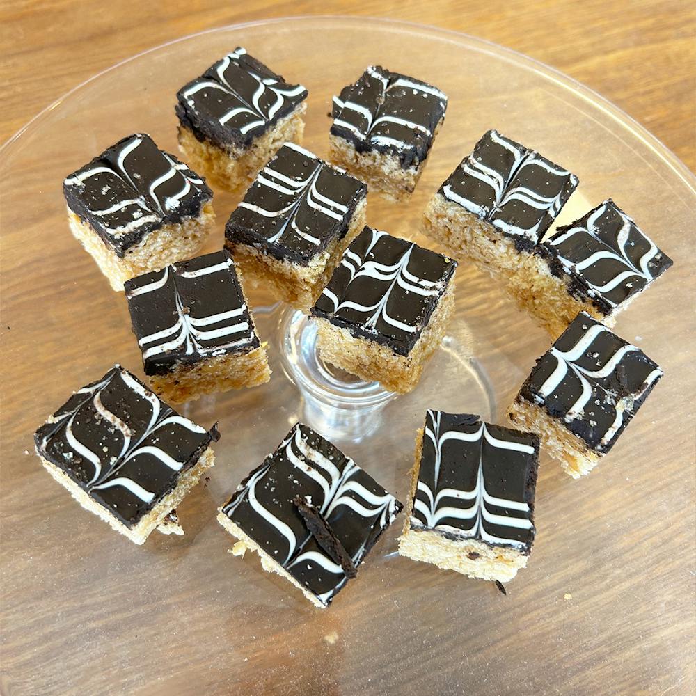 Oneg-Bakery-Peanut-Chews