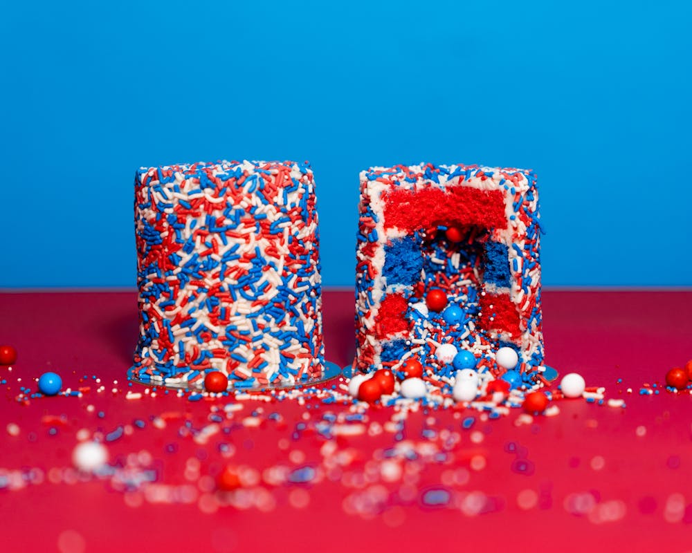 Patriotic_Mini_Explosion_Cake_Duo_2