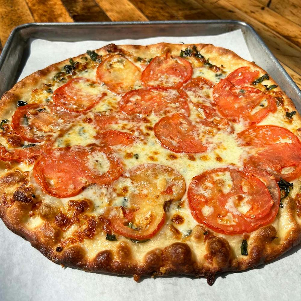 PiecePizzeria-White-Tomato-Basil-1-Bright-4