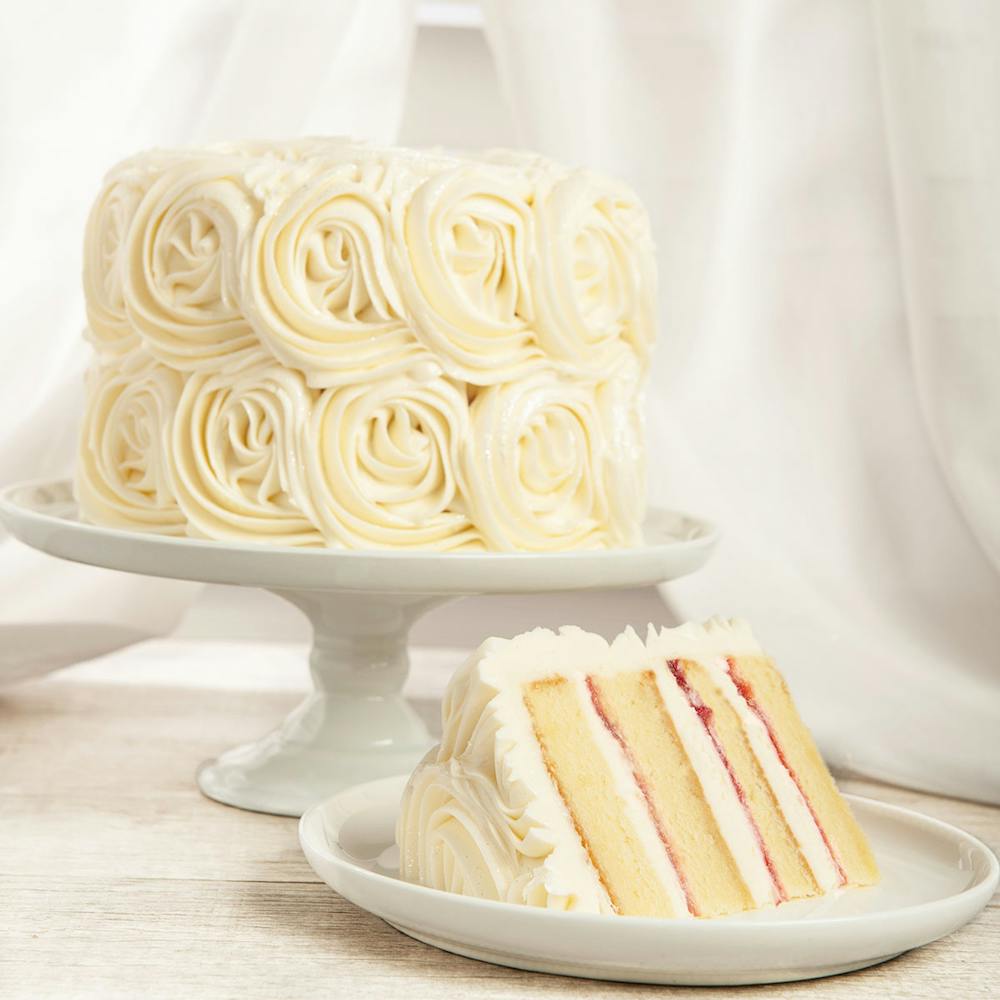 WTTC-White-Rose-Layer-Cake