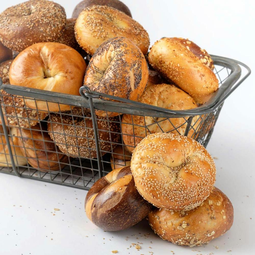 Zuckers-Bagel-Dozens-5
