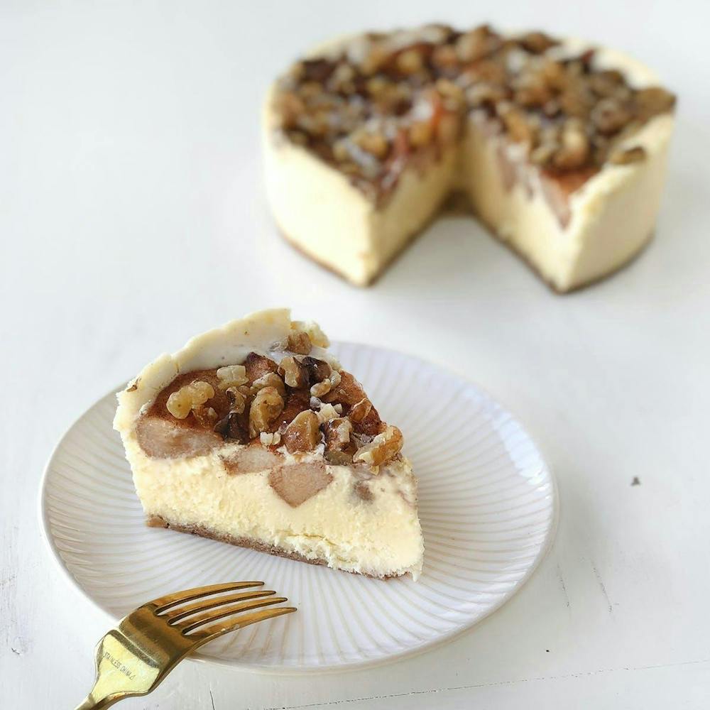 apple-walnut-cheesecake.a53059d4916ea7c4934ab051cdd19e5f