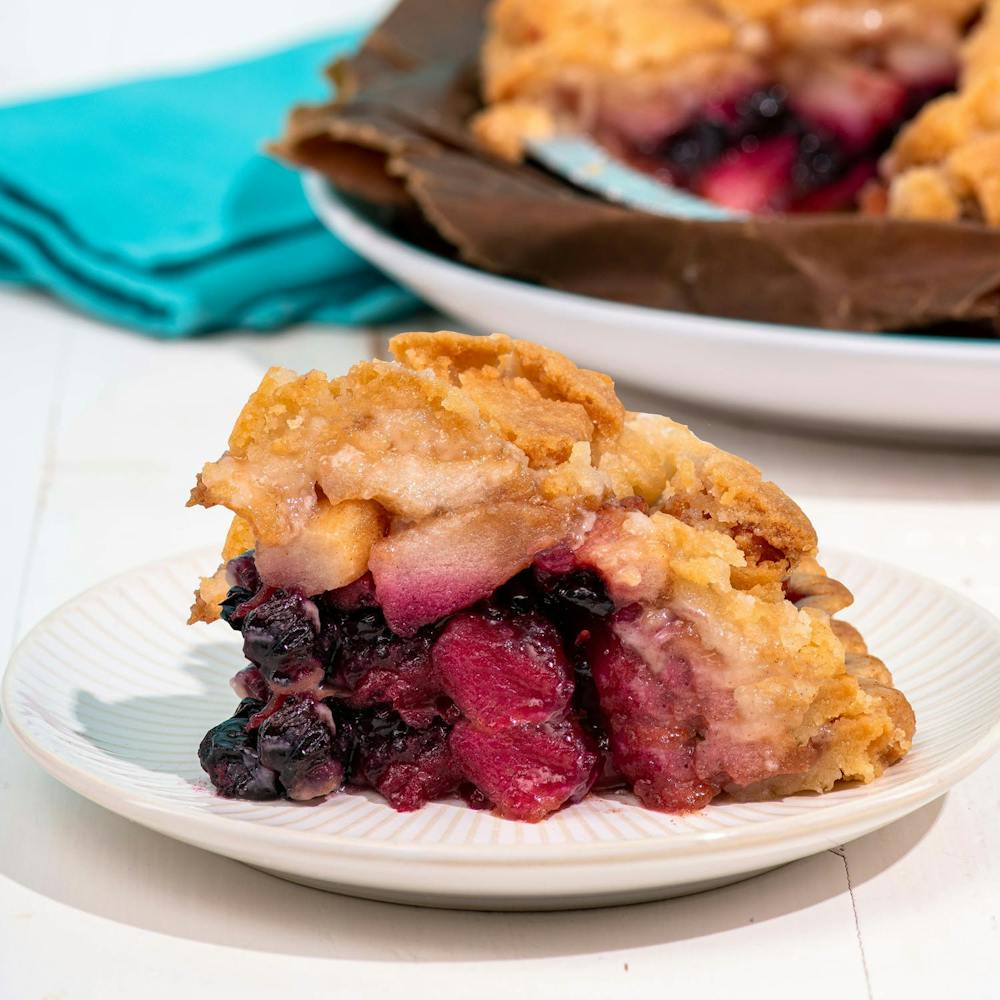 blueberry-apple-pie-baked-in-a-paper-bag.ed444fa9f46745ecb875bda782546dc6