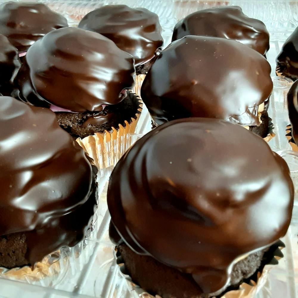 chocolate-covered-cupcake-half-dozen.90ecdfa8028d2e46ead8f3c210e1946e