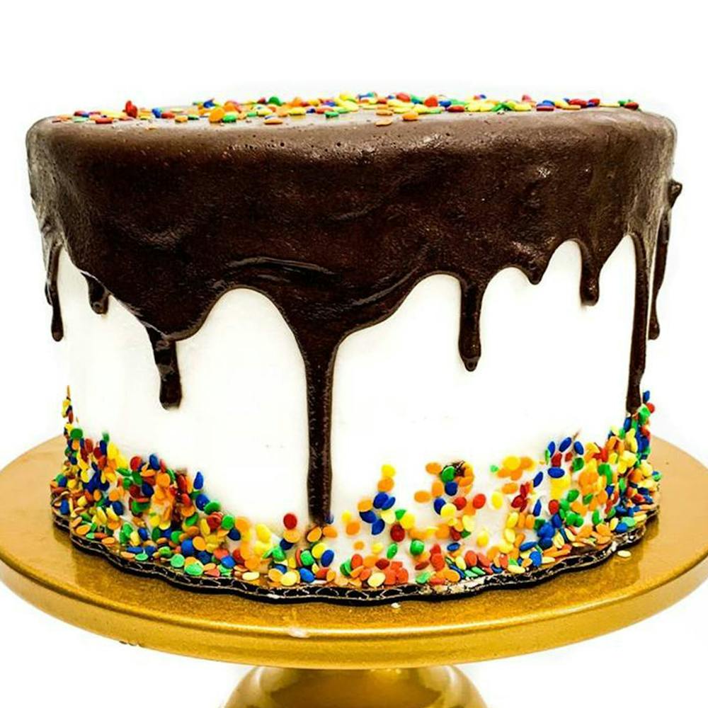 chocolate-drip-birthday-cake.09116654276ed4227a3390bdb42b0b82
