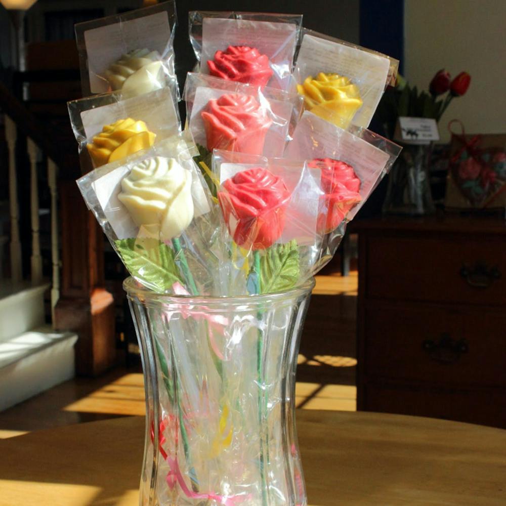 chocolate-roses-bouquet.eff7cd12fc0b3cabd595e13aecbf6d29