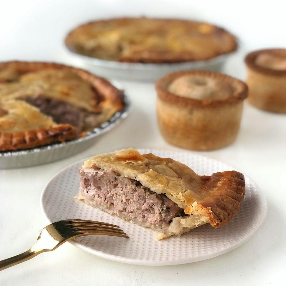 choose-your-own-meat-pies-2-large-6-small-pack.036947d0b7259cc43913a389c71fc591