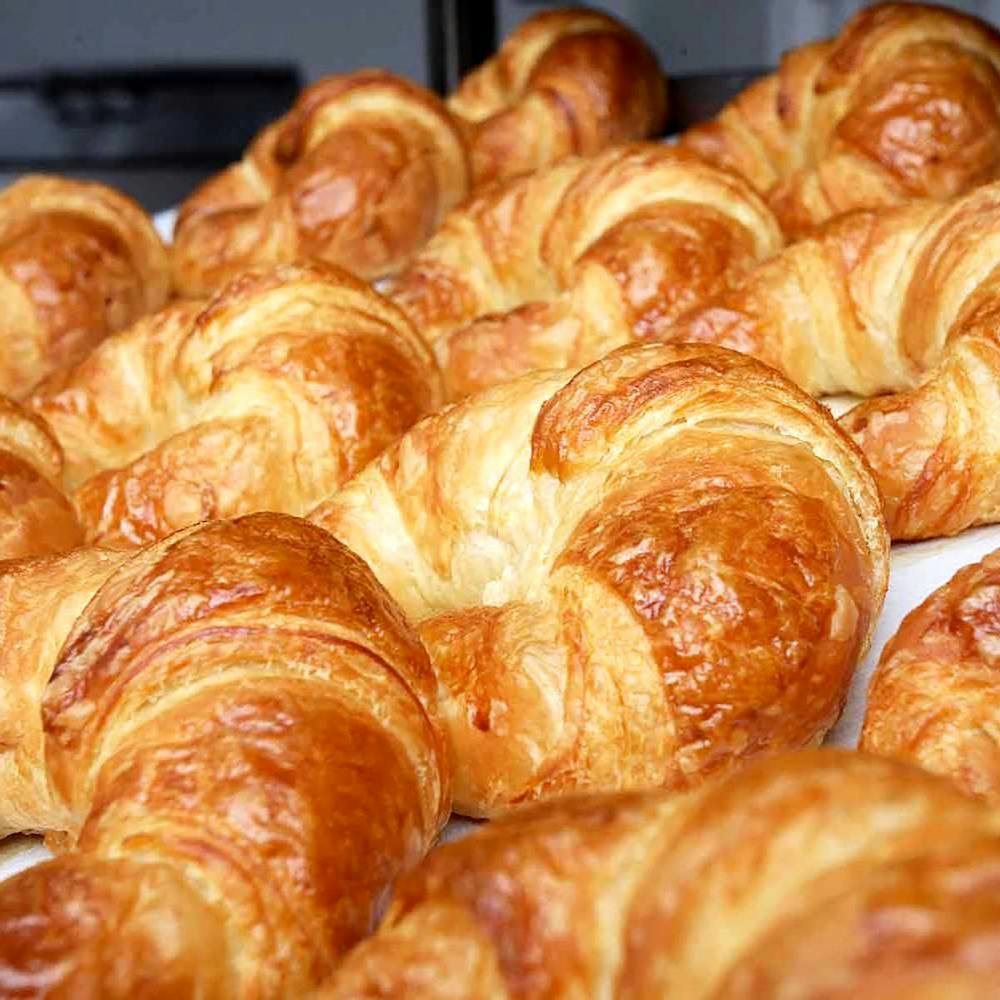 fresh-butter-croissants-16-pack.aeced89575dd02fb89f30a3b7e1fab13