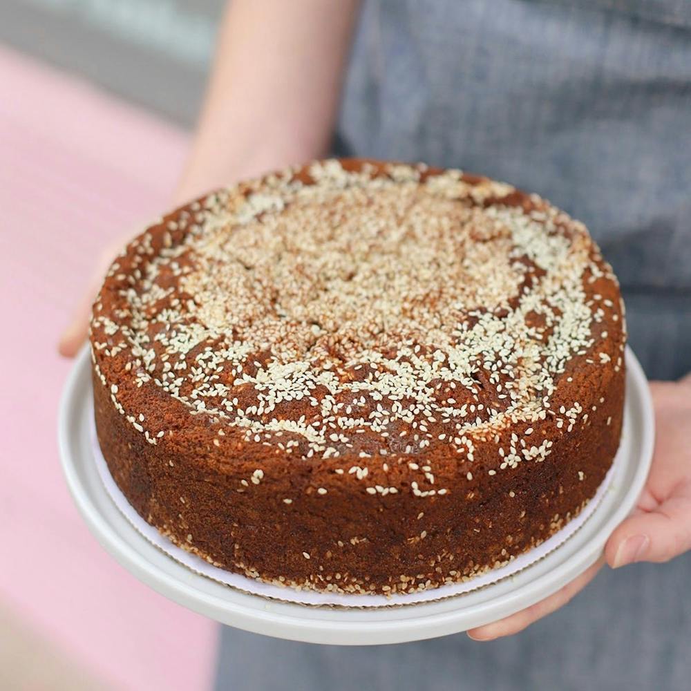 honey-sesame-cake.7c7a9f8f1deee2ca7fe3041790906c3e