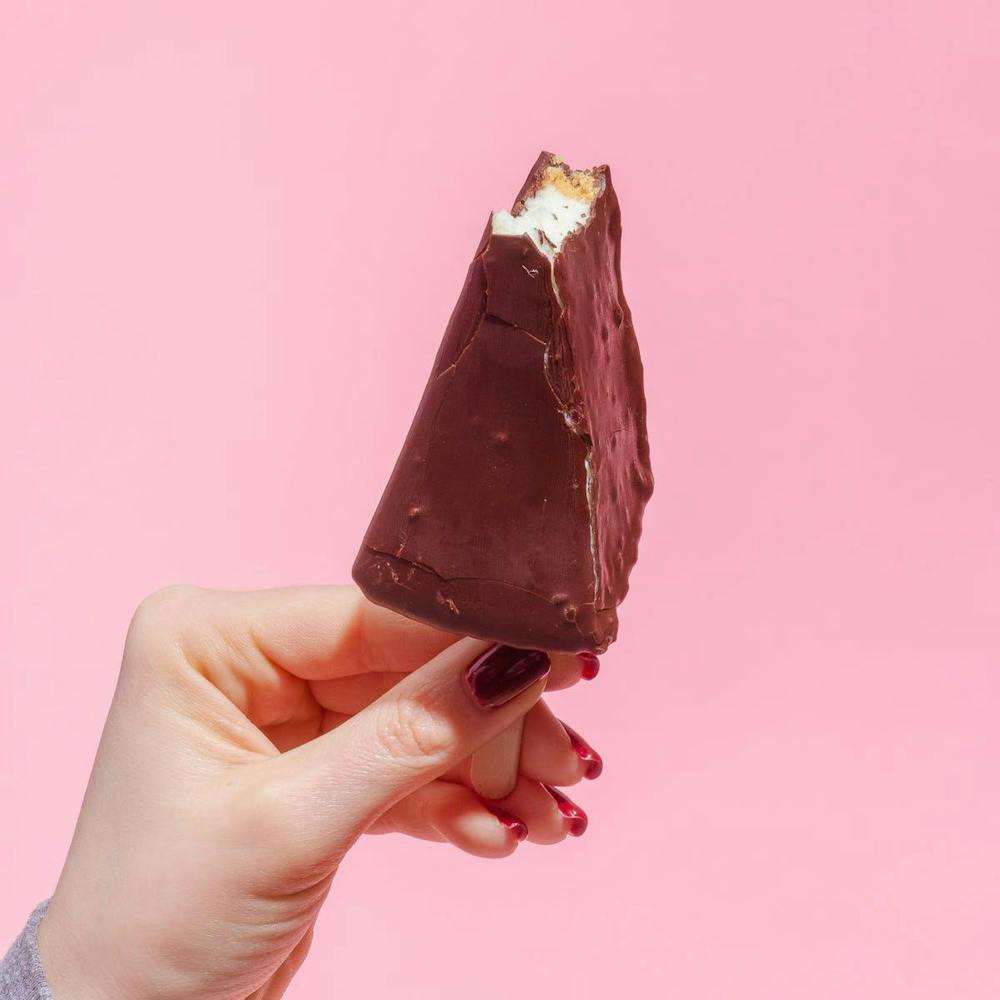 key-lime-pie-on-a-stick.4d0eb5b3bdc1c3beb39ebbb4f33e3c9b-1