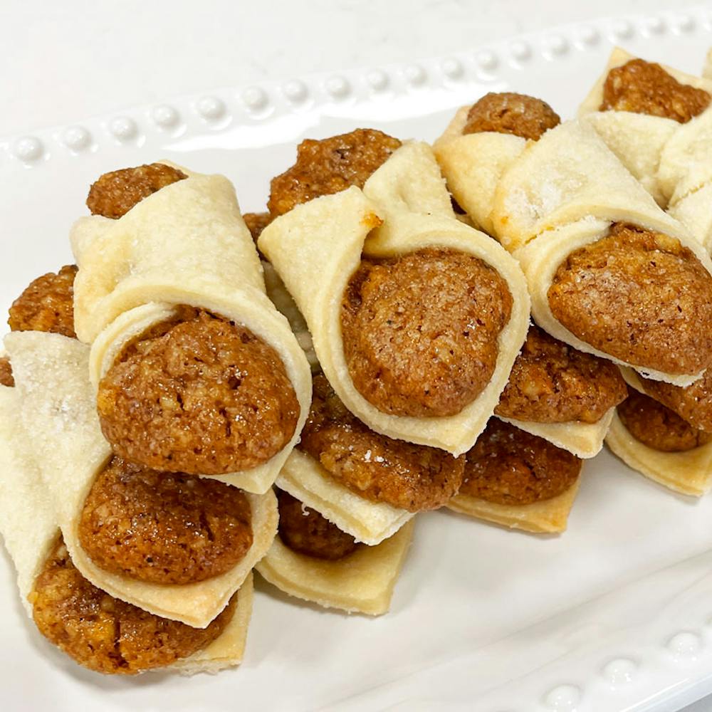 kolachi-kiffles-walnut-closeup-800