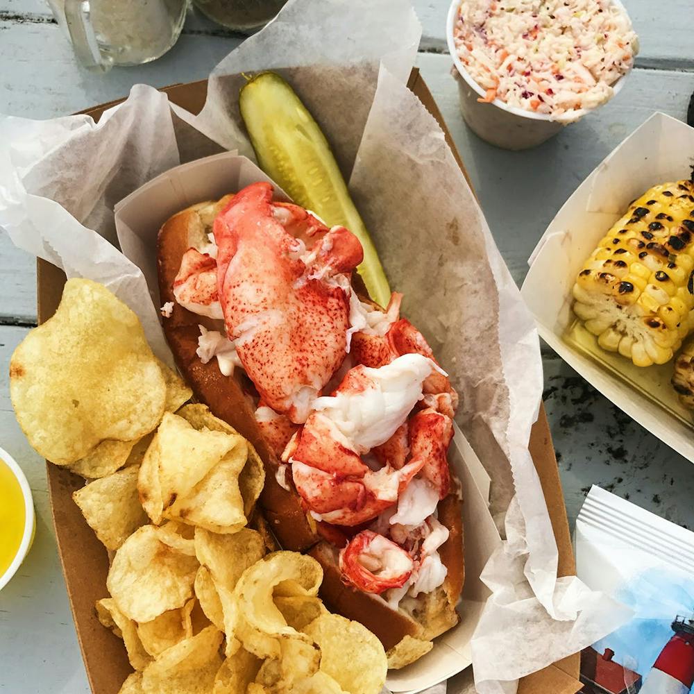 maine-lobster-roll-kit-12-pack.957fd559d4b4b98c40c39cda3af6e231