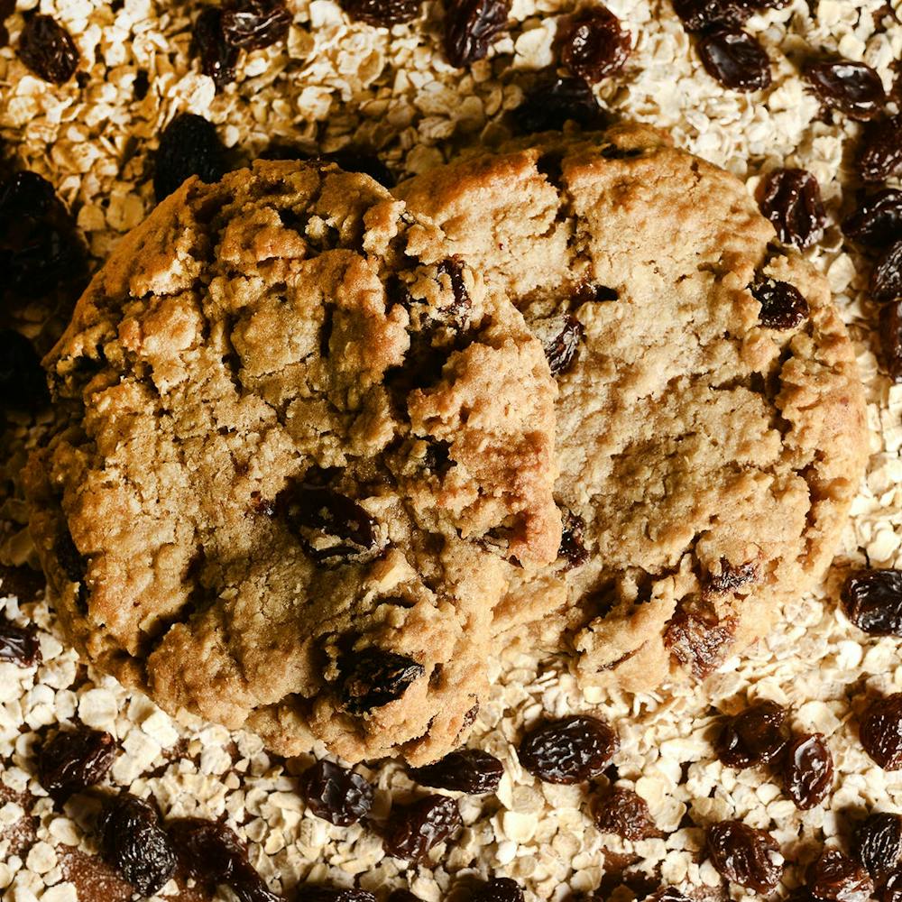 oatmeal-raisin-cookies.75f2fa1d0c41e8609990044adaee7e20