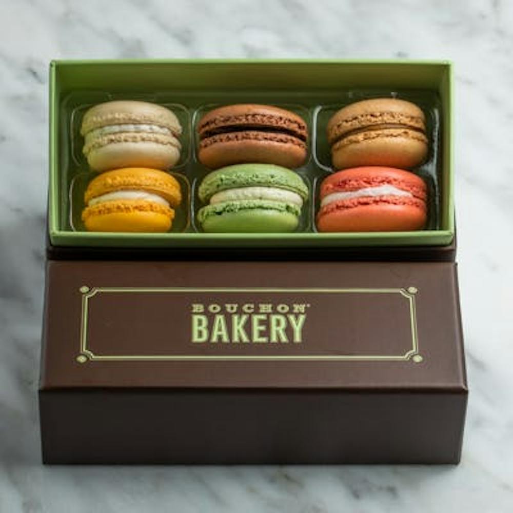 traditional-macarons-6-piece-gift-box.64a4dd80801f8d8fd3cb8ba6bc0f3bdc