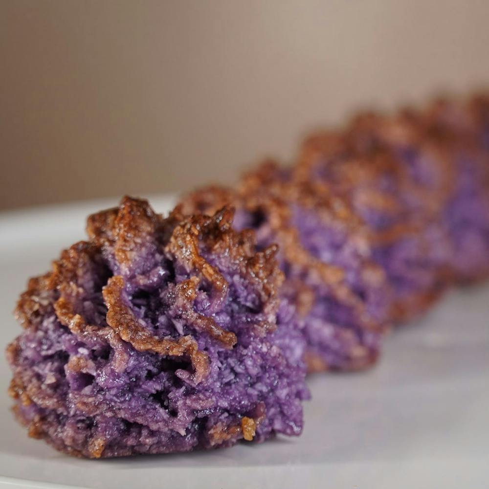 ube-macaroon-gift-bag-8-pack.31c140f8394870dcd1a012c9fd4546d1