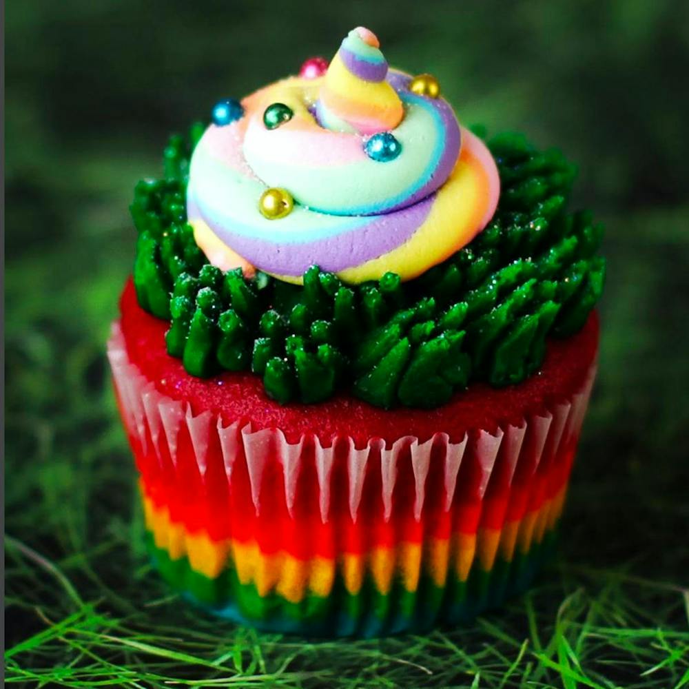 unicorn-poop-cupcakes.2b57fee5d40377f148ea5cb4839ac5bf