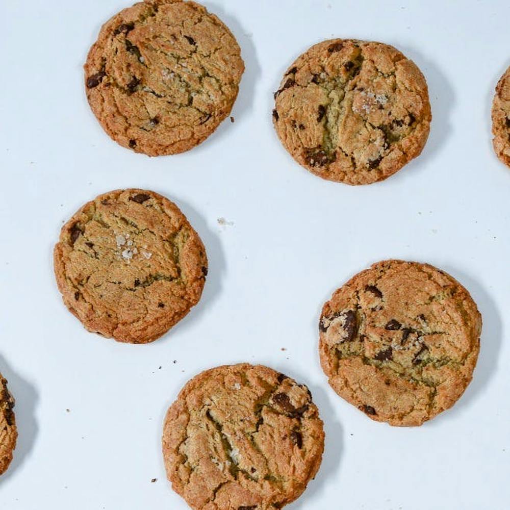 valrhona-chocolate-chip-cookies.53f36b8d59594e583b6352a3c14f55d3