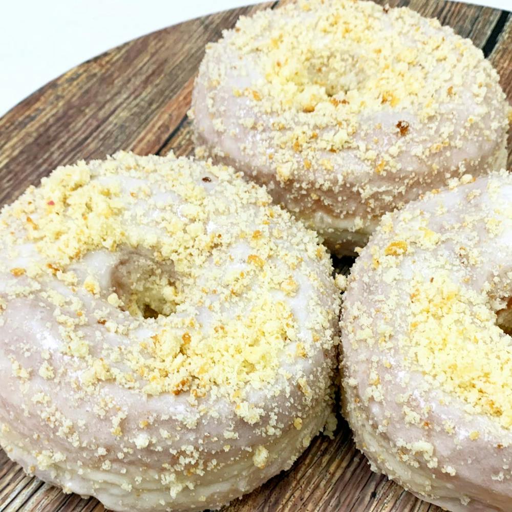 vanilla-glazed-doughnuts-with-vanilla-crumbs-6-pack.427ce2253ca0356ece6ed6b1a3976f39