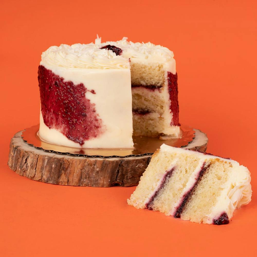white-chocolate-raspberry-cake-8.e46ccce7e8417679c64acfb6989cfdd3